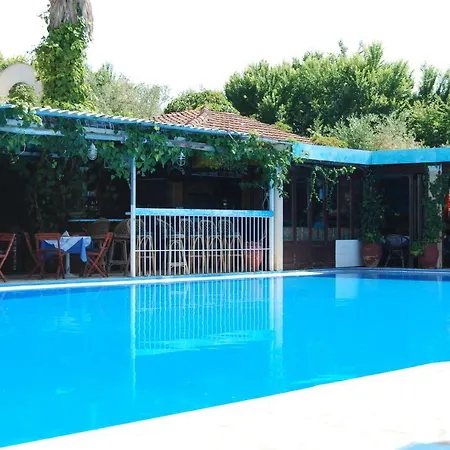 Alexandros Apart Otel 4*