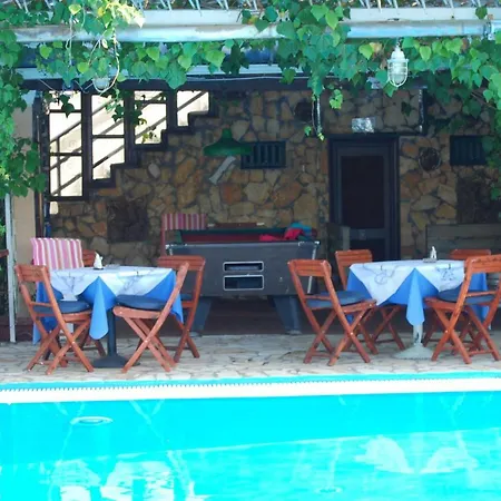 Alexandros 4*
