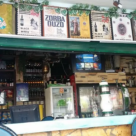 מלון דירות Alexandros