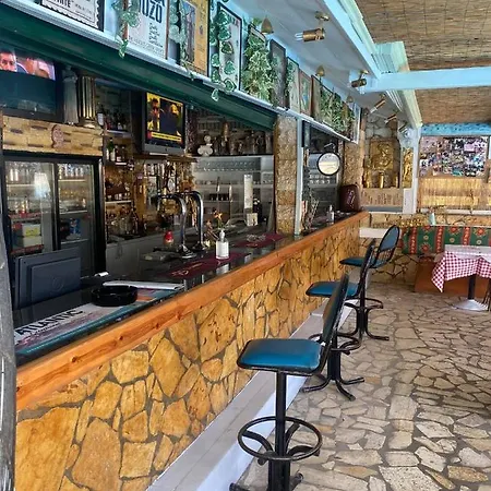 Alexandros Apartmanhotel